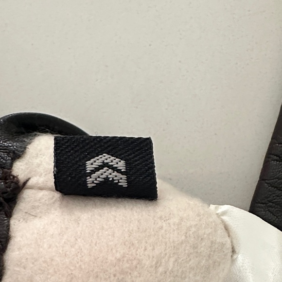 Isotoner leather Thinsulate gloves women 7.5 - Picture 4 of 6